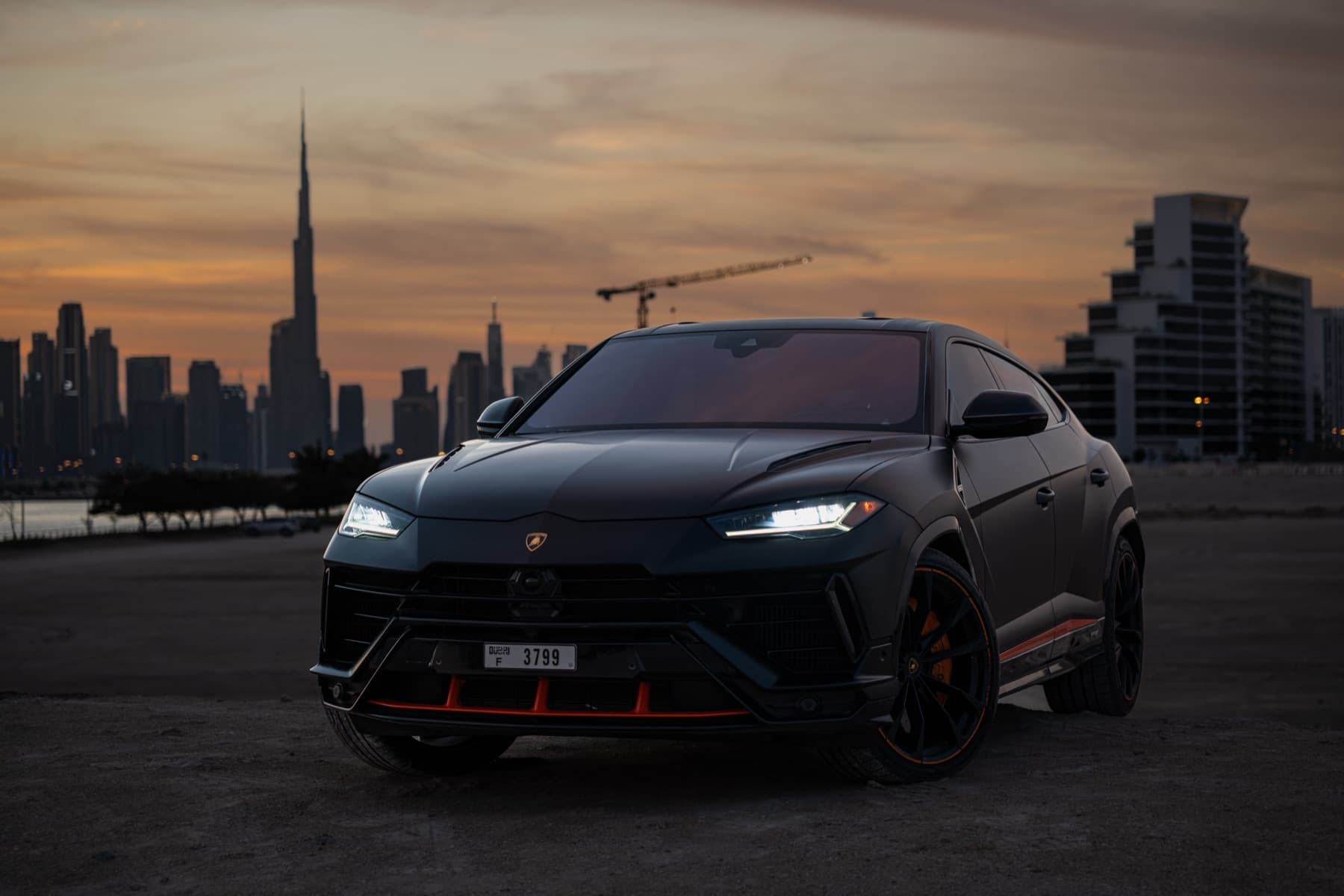 Urus Performante at dusk